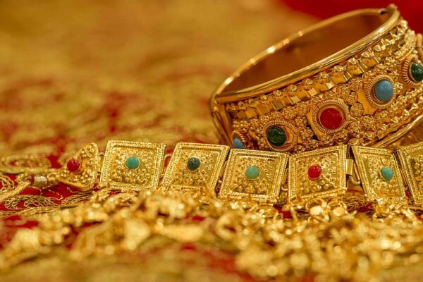Gold Rate Today: दिल्ली में सोना ₹1,00,020/10g, चांदी ₹1.14 लाख किलो पहुँची आज सोने की कीमत ₹1 लाख के पार, चांदी ₹3,000 महंगी