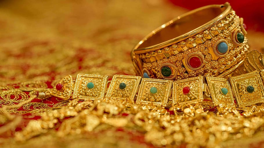 आज सोने की कीमत ₹1 लाख के पार, चांदी ₹3,000 महंगी