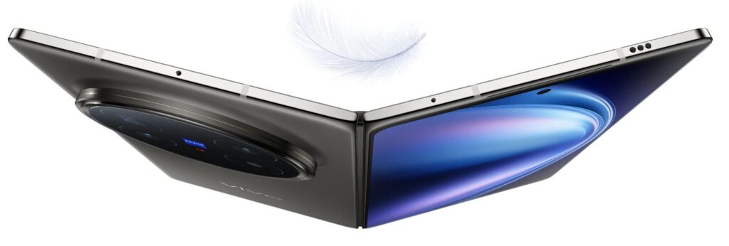 VIVO X Fold5 टाइटेनियम ग्रे कलर में फोल्डेबल डिस्प्ले के साथ