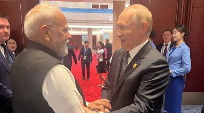 भारत-रूस संबंध पर पीएम मोदी और पुतिन की चीन में बैठक