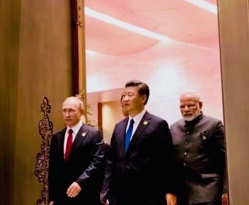डोनाल्ड ट्रंप भारत रूस चीन पर बोले, गहरे रिश्तों की चेतावनी डोनाल्ड ट्रंप का भारत रूस चीन पर बड़ा बयान