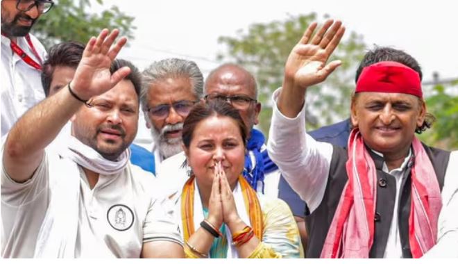 रोहिणी आचार्य ने चुनावी हार के बाद राजनीति और परिवार से दूरी बनाने का बड़ा फैसला सार्वजनिक किया, जिससे RJD के भीतर तनाव बढ़ गया।