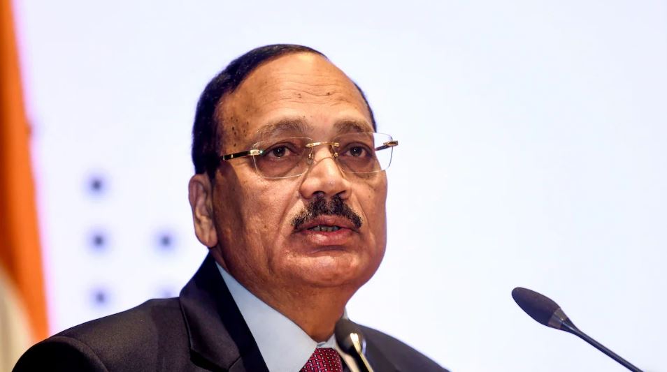 दिल्ली में आयोजित समारोह में जस्टिस सूर्य कांत ने 53वें मुख्य न्यायाधीश के रूप में शपथ ली, जिसमें कई शीर्ष नेता मौजूद रहे।