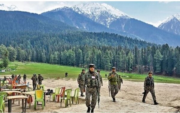 पहलगाम आतंकी हमला मामले में NIA द्वारा पाकिस्तान स्थित हैंडलर और छह आरोपितों के खिलाफ चार्जशीट दाखिल।