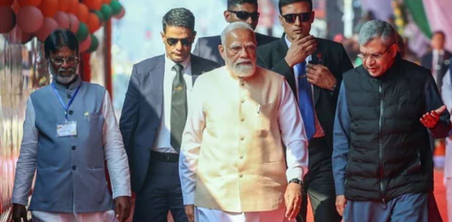 Malda रैली में PM मोदी का पलटनो दरकार, चाही BJP सरकार नारा