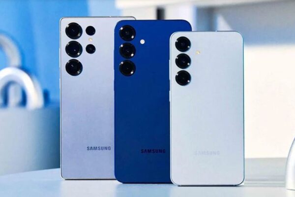 Samsung Galaxy S26 का हाई-रेजोल्यूशन इमेज, Dynamic LTPO AMOLED डिस्प्ले और क्वाड कैमरा सिस्टम हाइलाइट करता हुआ।