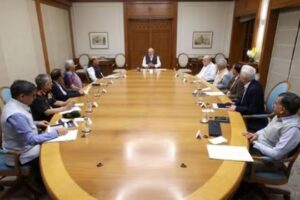 हाई सिक्योरिटी मीटिंग में पीएम मोदी मिडिल ईस्ट युद्धक्षेत्र में फंसे भारतीयों की मदद पर चर्चा करते हुए